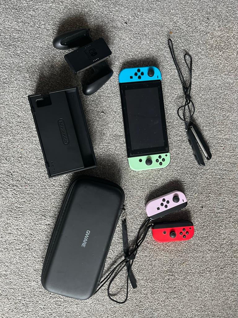 Nintendo Switch Original met extra controllers en accessoire, Spelcomputers en Games, Spelcomputers | Nintendo Switch, Gebruikt