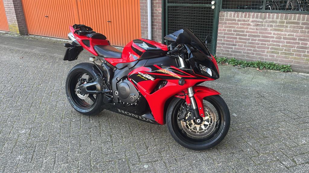 Honda CBR 1000 RR Fireblade - Supersport motor, Sportuitlaat, Occasion, 4 cilinders, Super Sport