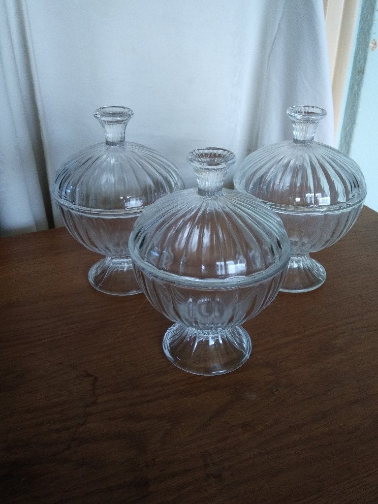 3 glazen BOKALEN met deksel, inclusief knop 17,5 cm hoog, Gebruikt, Overige typen, Ophalen of Verzenden, Glas