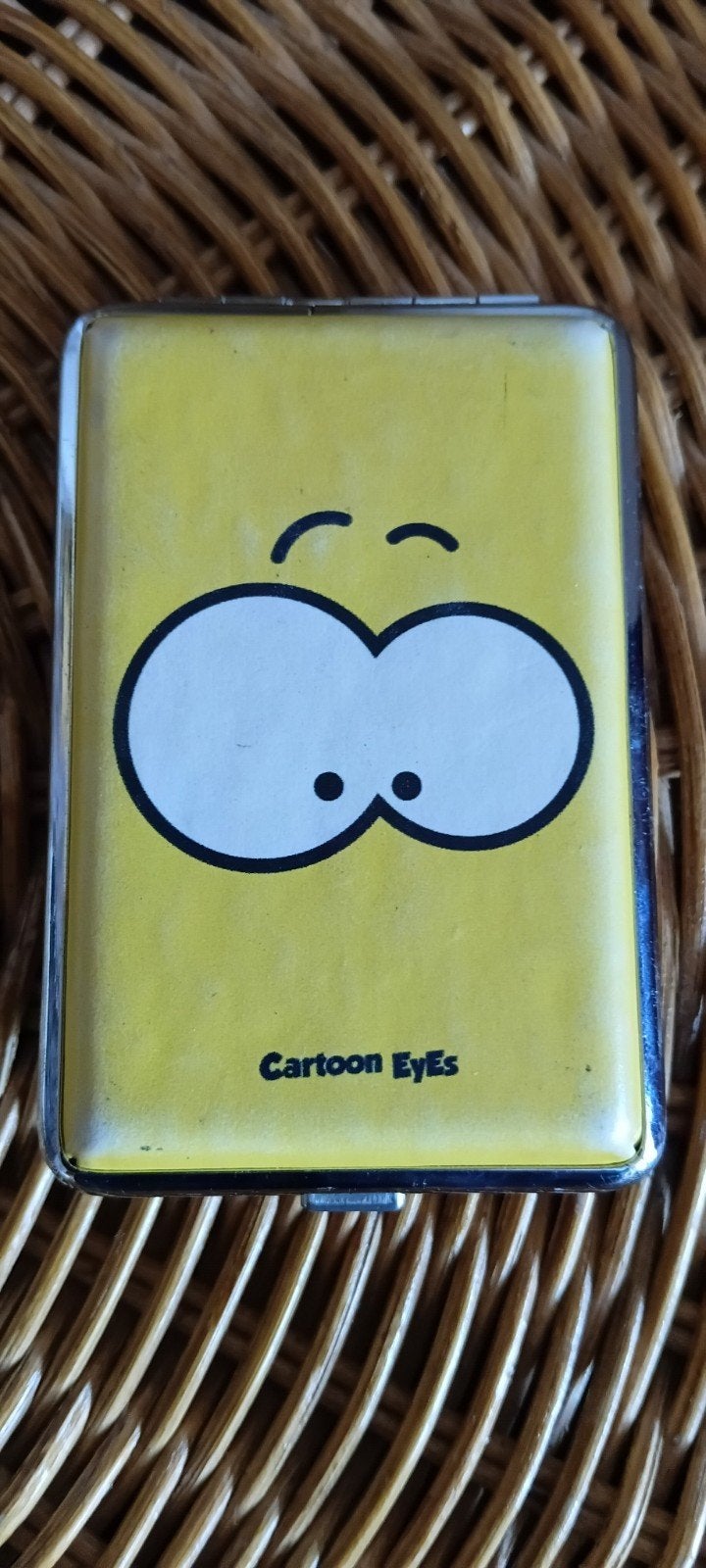 Sigarettenhouder voor 20 sigaretten - Cartoon Eyes, Verzamelen, Rookartikelen, Aanstekers en Luciferdoosjes, Ophalen of Verzenden