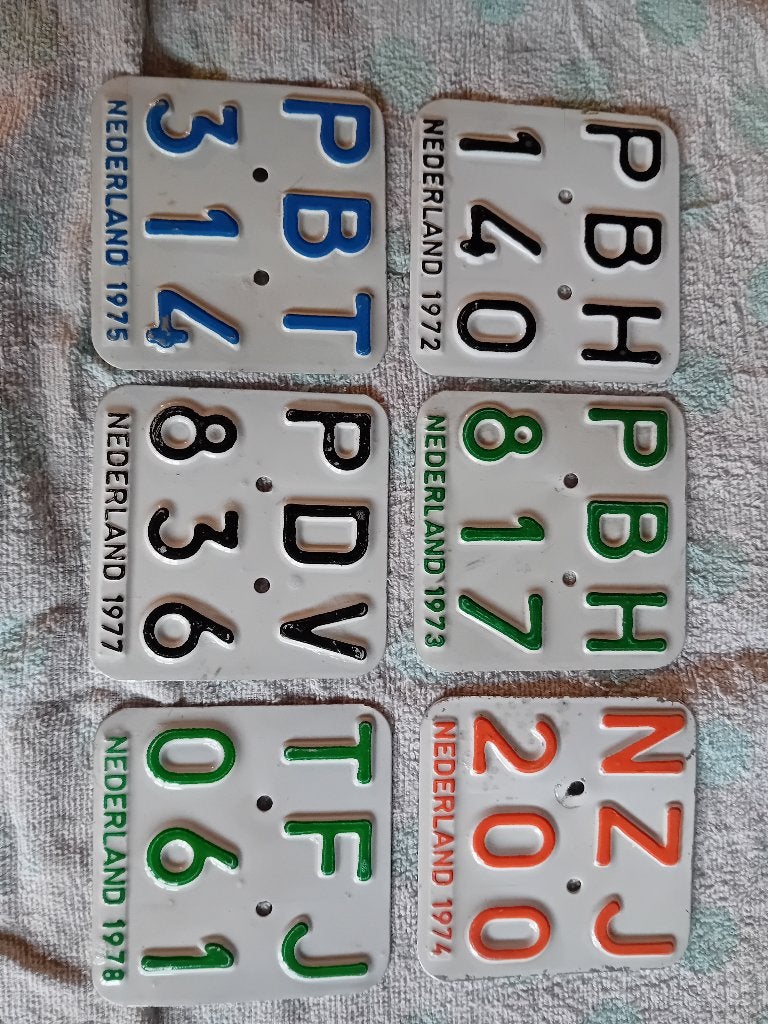 oude bromfiets verzekeringsplaatjes alles in 1 koop., Ophalen of Verzenden, Gebruikt