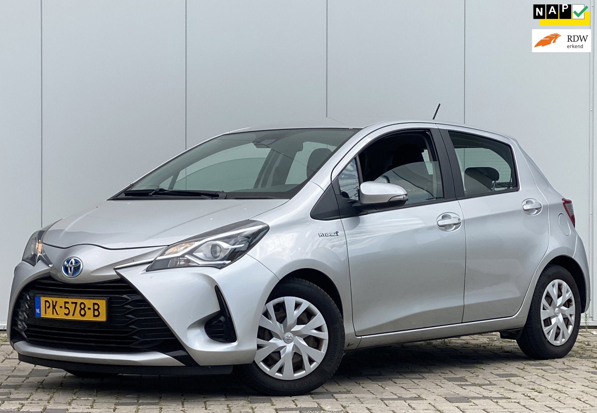 Toyota Yaris 1.5 Hybrid Aspiration AUTOMAAT AIRCO NAVI CAMER, 1497 cc, Gebruikt, Euro 6, 4 cilinders