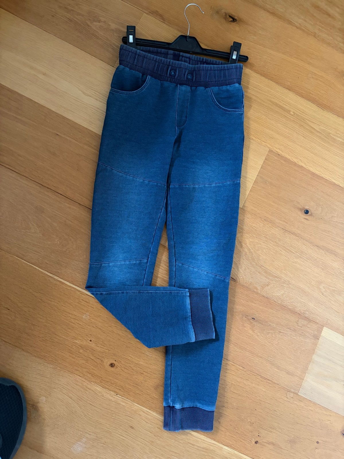Billy & Lilly jogjeans maat 134/140, Ophalen of Verzenden, Zo goed als nieuw, Jongen of Meisje, Broek