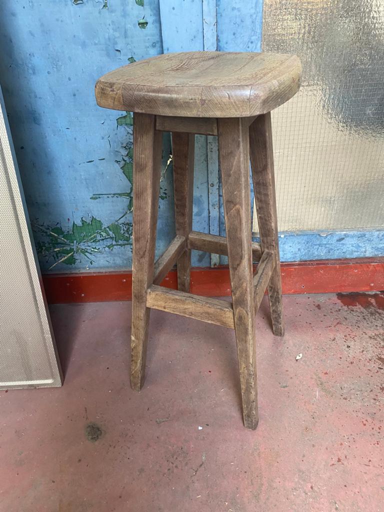 Oude houten barkruk 80cm hoog, Huis en Inrichting, Barkrukken, Ophalen