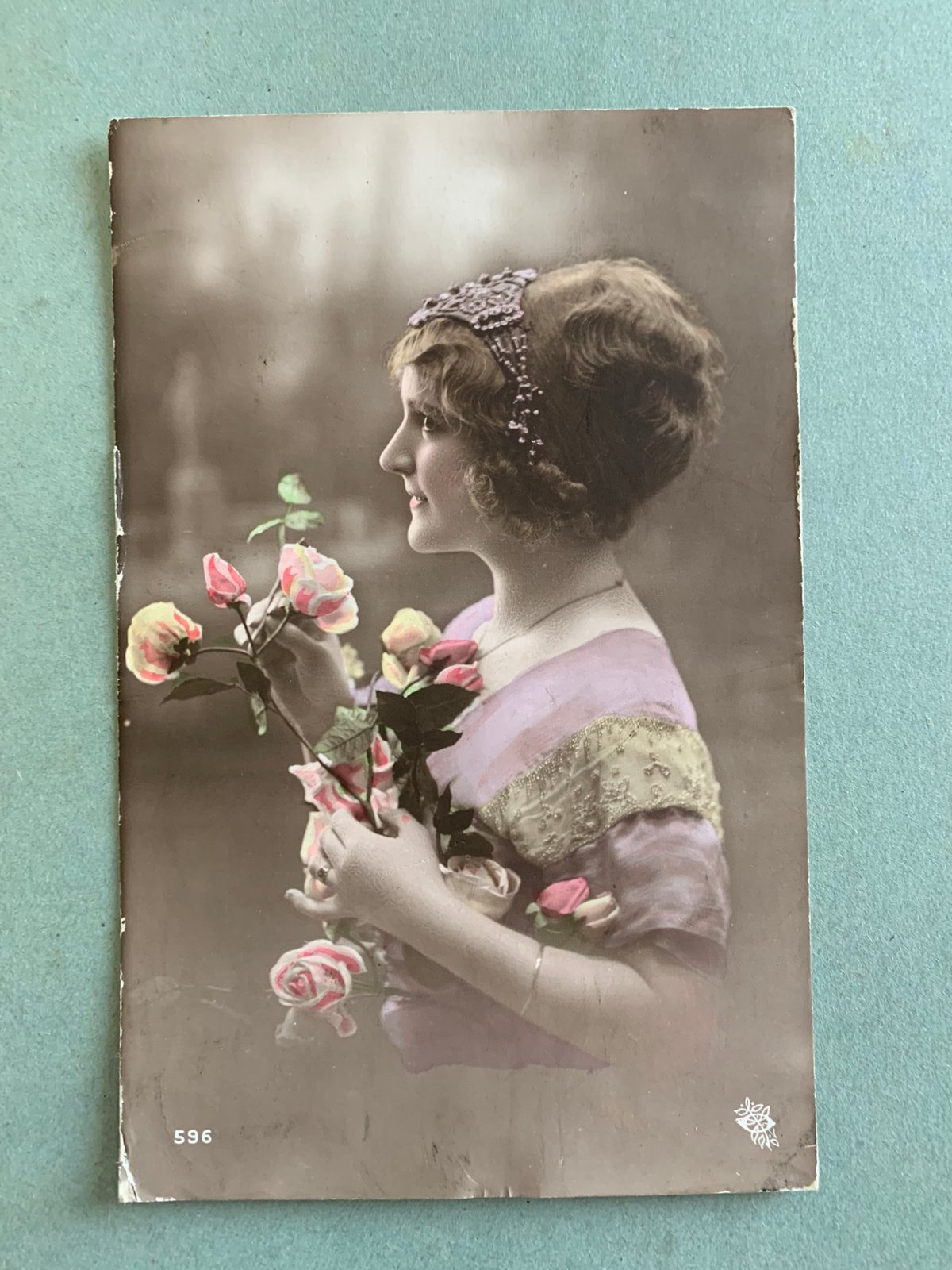 Dame met haarsieraad, Ophalen of Verzenden, Voor 1920, Gelopen, Overige thema's