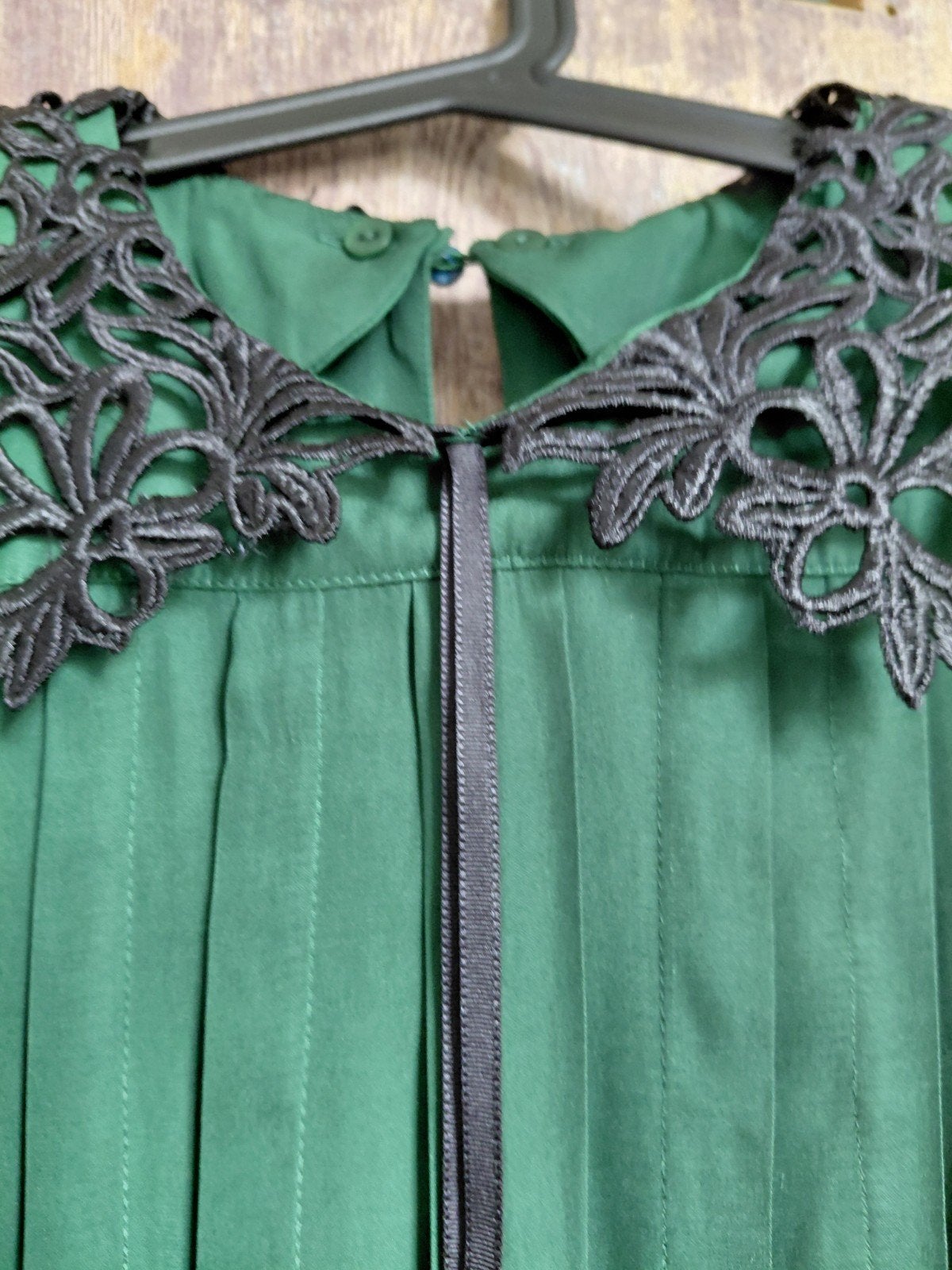 Flessengroen, maat 40,de blouse heeft aan de achterkant een, Ophalen of Verzenden, Zo goed als nieuw, Blouse of Tuniek