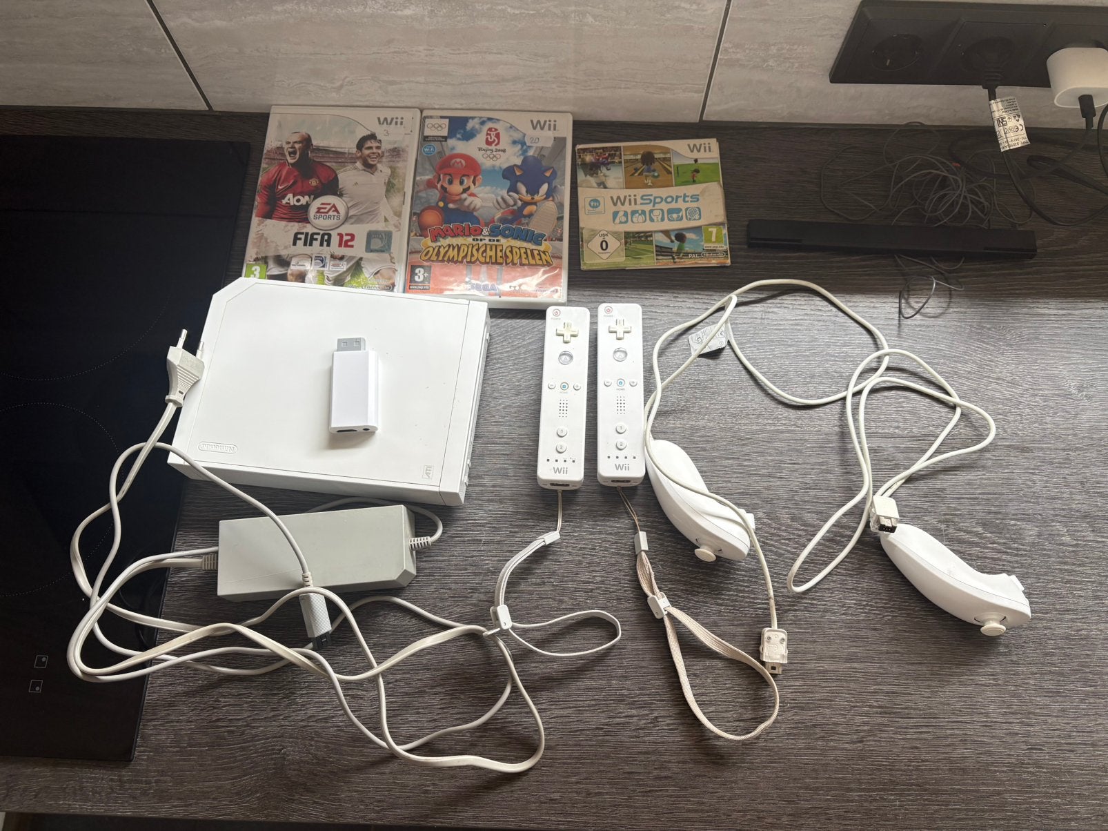 Wii, Ophalen of Verzenden, Gebruikt, Met 3 controllers of meer