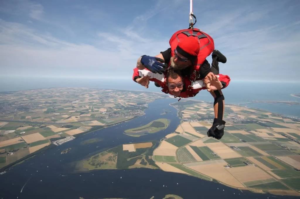 2x TANDEMSPRONG SKYDIVE ZEELAND – INCL. FOTOREPORTAGE, Tickets en Kaartjes, Twee personen, Overige soorten