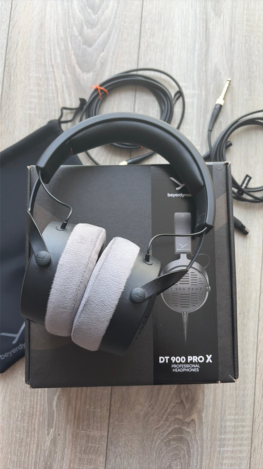Beyerdynamic DT 900 Pro X - studio headphones
