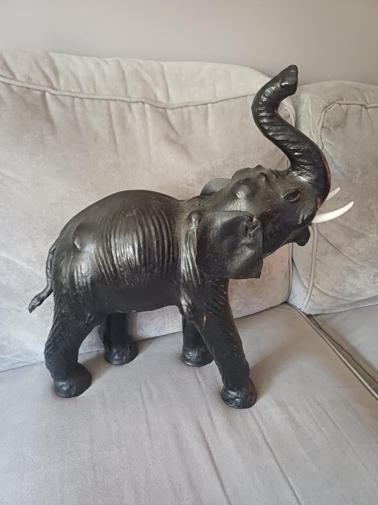 GroteVintage leren olifant, Ophalen, Zo goed als nieuw, Dier