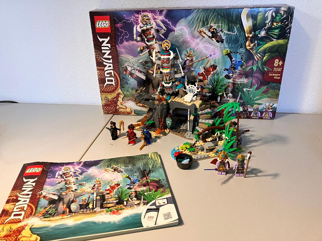 LEGO 71747 Ninjago Het dorp van de Beschermers, Gebruikt, Lego, Ophalen of Verzenden, Complete set