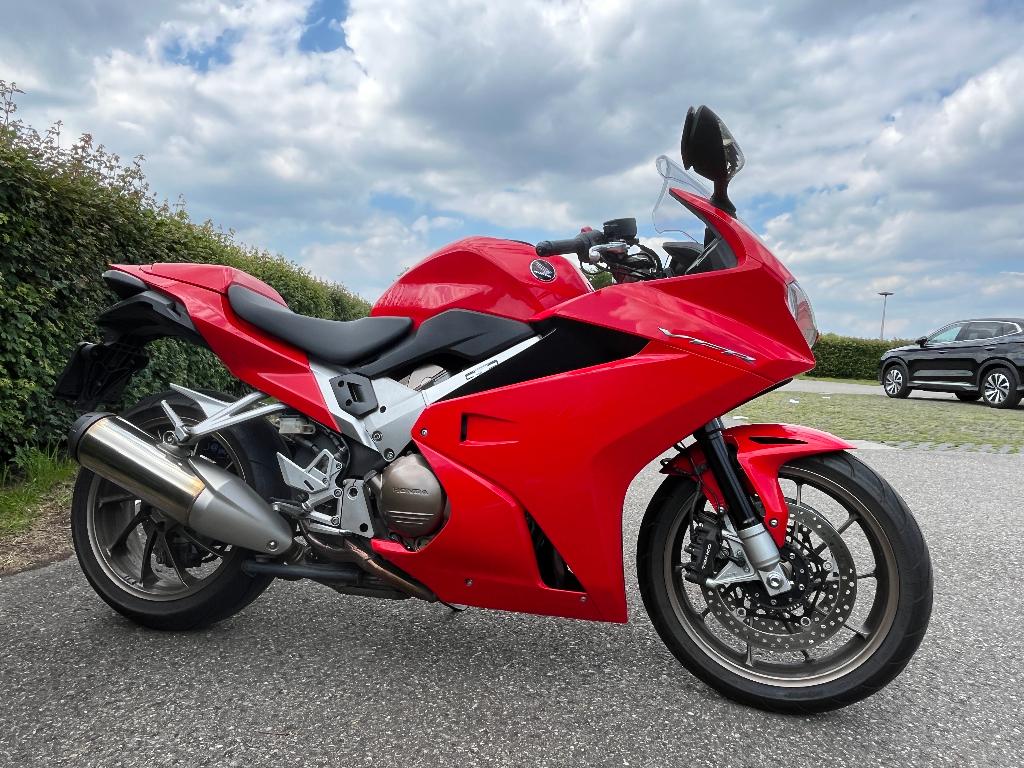 Honda VFR 800 F 2015, Motoren, Occasion, 4 cilinders, Motorrijbewijs A, Particulier