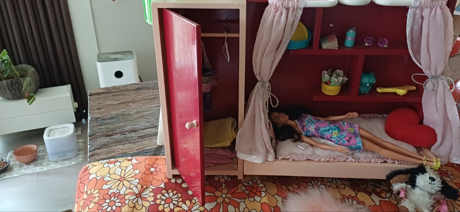 Handgemaakt houten Barbie hemelbed met kledingkast – zonder, Kinderen en Baby's, Speelgoed | Poppen, Ophalen of Verzenden, Barbie