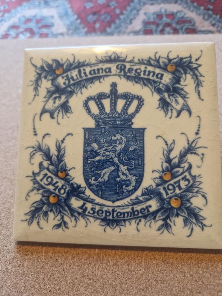 1 tegel Delfts blauw juliana Regina 1948 /1973 goede staat, Ophalen of Verzenden