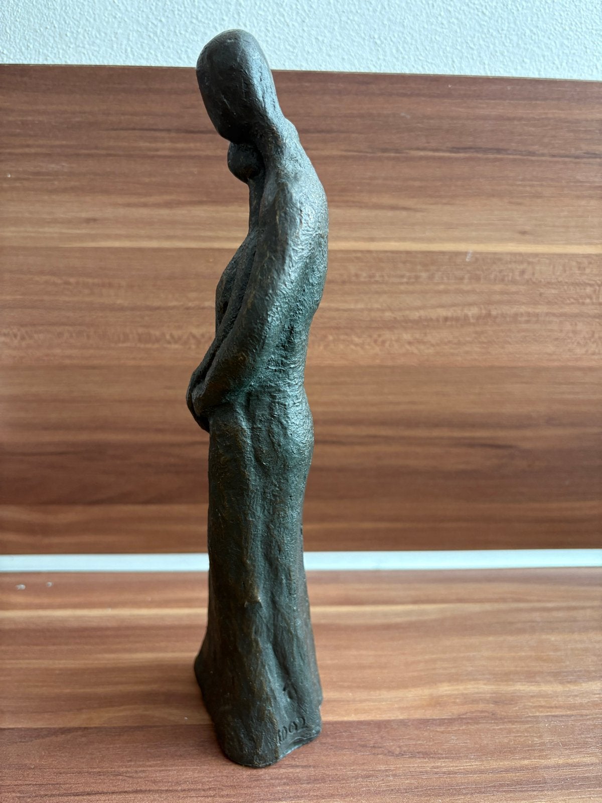 Bronzen beeld 'Omhelzing' - Modern kunstwerk, Groep mensen, Ophalen of Verzenden, 20 - 50 cm, Beeld