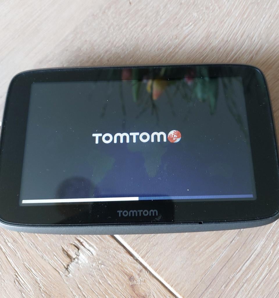 Tomtom Go 5200 navigatie met nieuwe kaarten, sw, hoes, etc, Auto diversen, Ophalen of Verzenden, Zo goed als nieuw