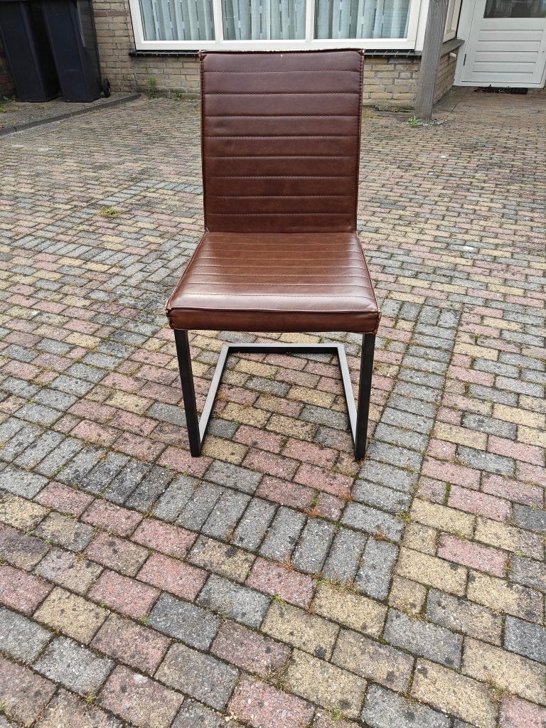 Stoel (gratis), Huis en Inrichting, Stoelen, Ophalen, Gebruikt, Overige kleuren, Vier