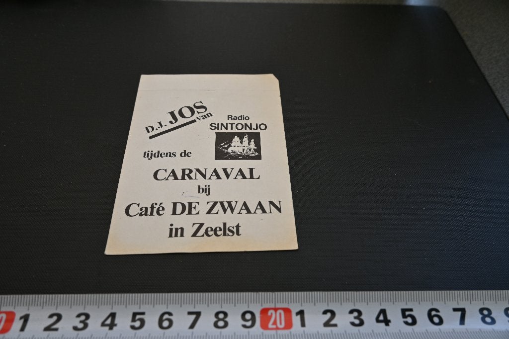 sticker carnaval café de zwaan zeelst dj jos radio sintonjo, Ophalen, Zo goed als nieuw