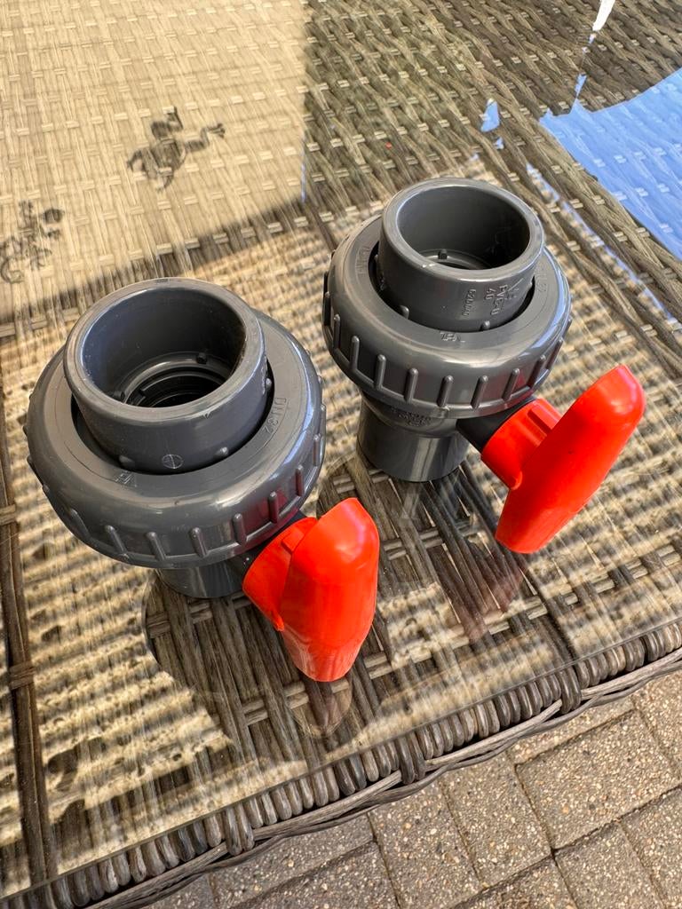 Kogelkranen 2 stuks pvc 40mm, Pvc, Overige typen, Ophalen of Verzenden, Zo goed als nieuw