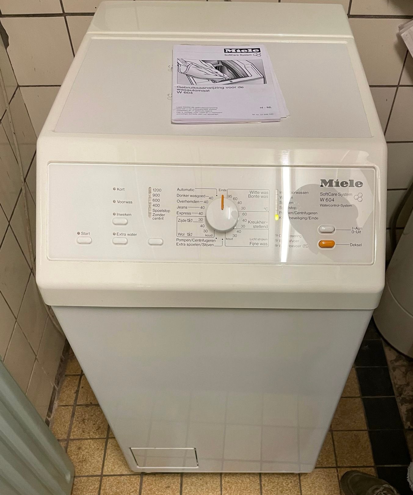 Miele wasmachine W604 bovenlader, Ophalen, 1200 tot 1600 toeren, Gebruikt, 4 tot 6 kg
