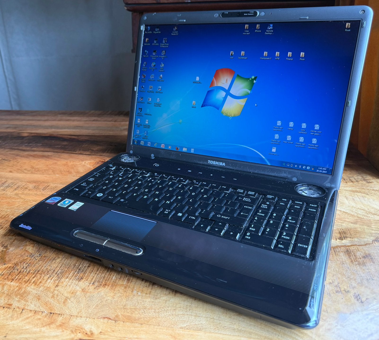 Laptop Toshiba Satelite P300-174, Computers en Software, Windows Laptops, Gebruikt, 17 inch of meer, HDD, 2 tot 3 Ghz, 4 GB, Qwerty