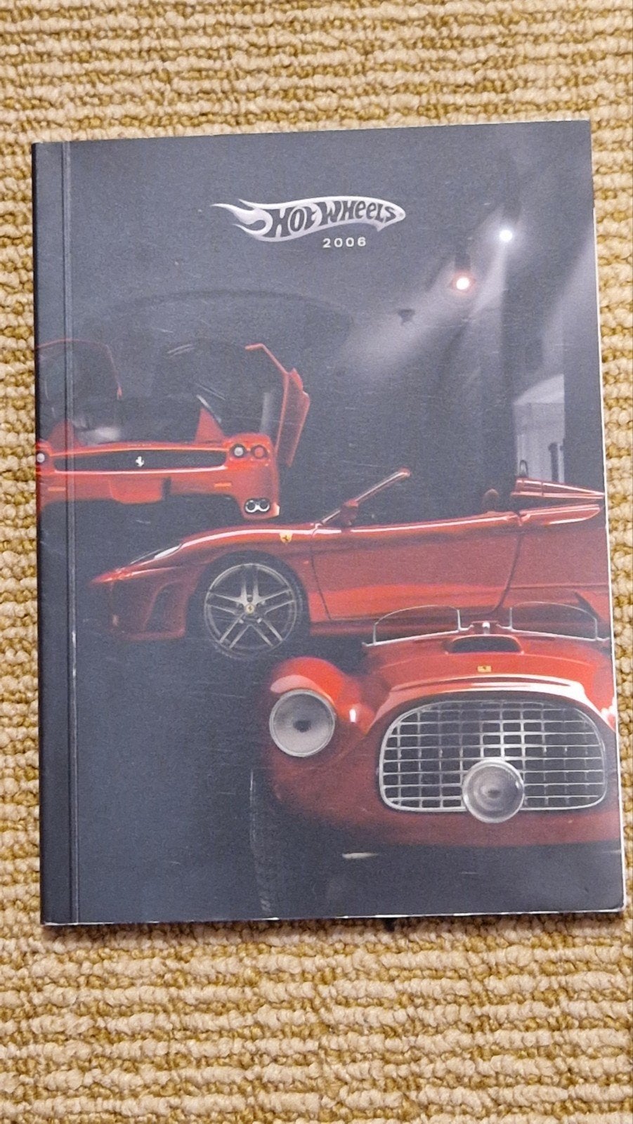 Hot Wheels Catalogus 2006 met o.a. 1:18 1:24 1:24, Ophalen of Verzenden, Zo goed als nieuw