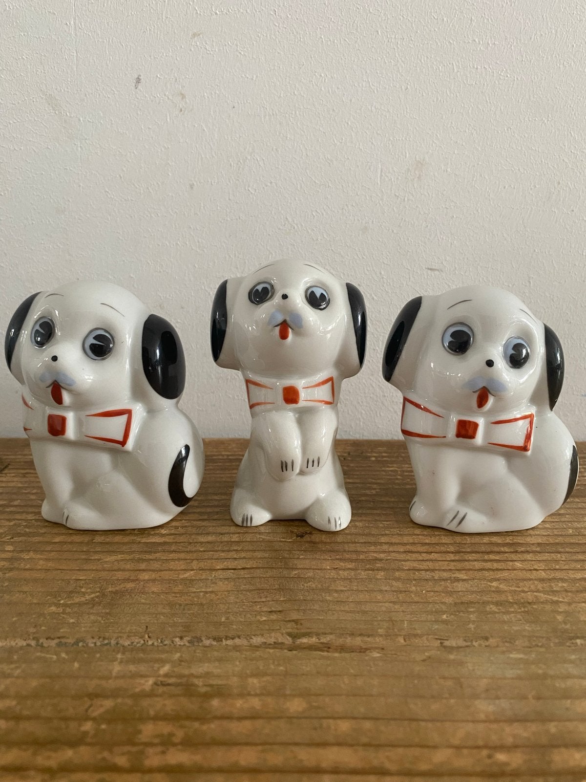 Set van 3 vintage porseleinen? honden beeldjes made in China, Ophalen of Verzenden, Gebruikt