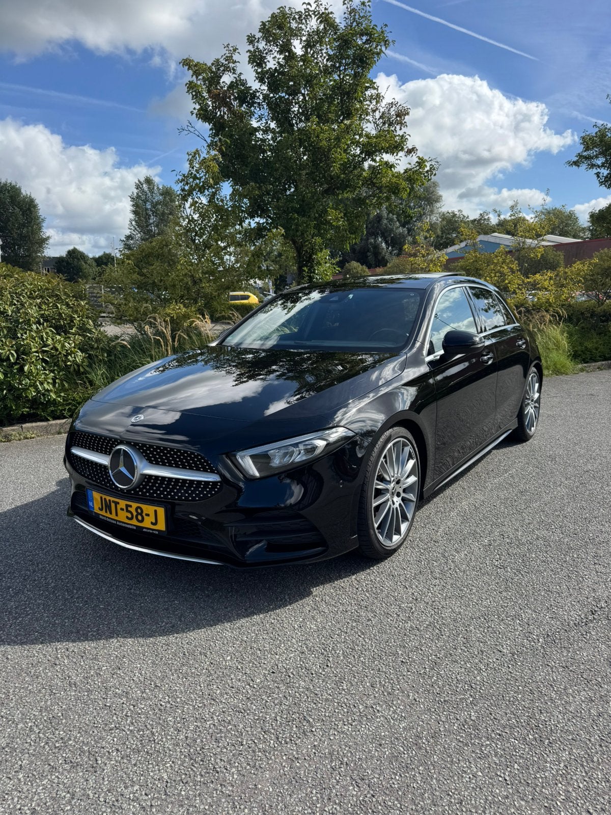 Mercedes-Benz  A 200 AMG Line 163pk 2021 Zwart PANO 19INCH, Auto's, 4 cilinders, Particulier, 685 kg, Geïmporteerd