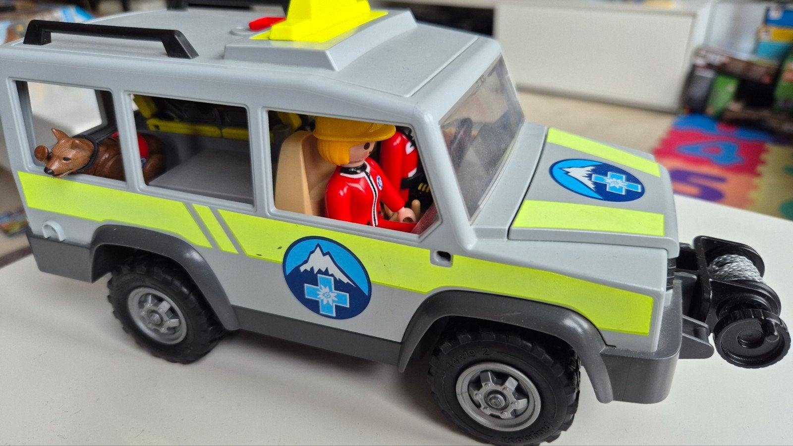 Playmobil Reddingsvoertuig met Figuren en Hond en control, Ophalen of Verzenden, Gebruikt