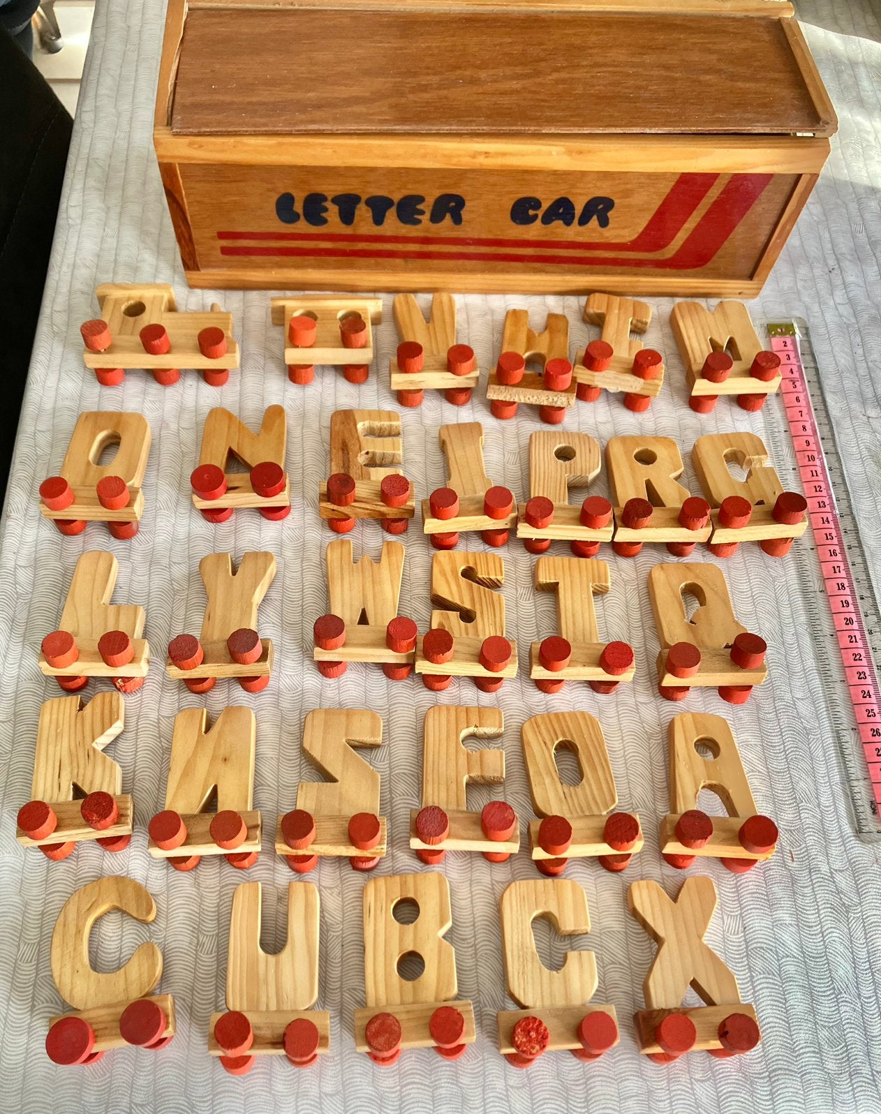 26 alfabet letters hout 2 treinen en 4 extra letters in bak, Ophalen of Verzenden, Nieuw