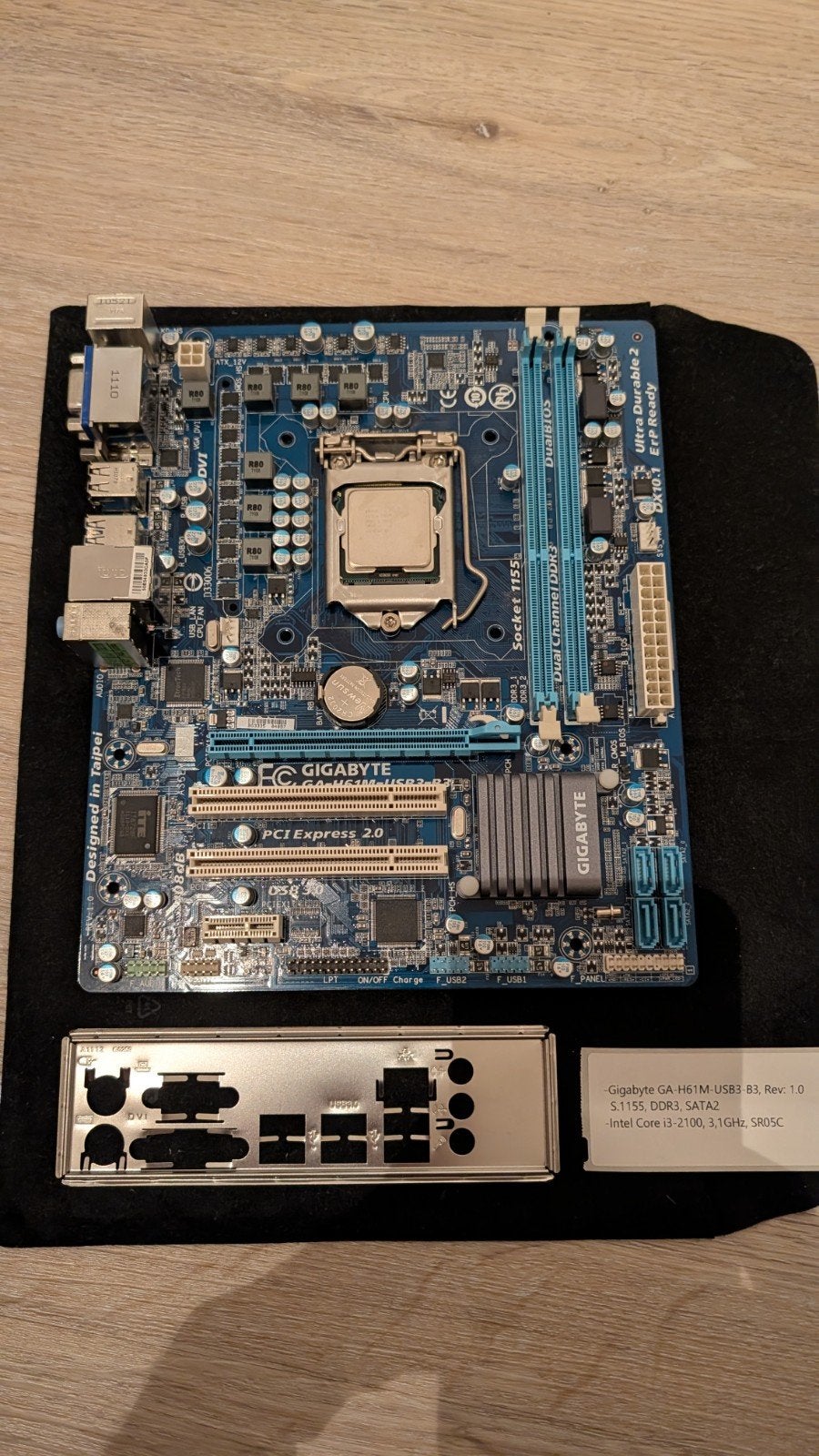 Gigabyte GA-H61M-USB3-B3, Intel i3-2100, koeler, Gebruikt, DDR3, Ophalen of Verzenden, LGA 1155