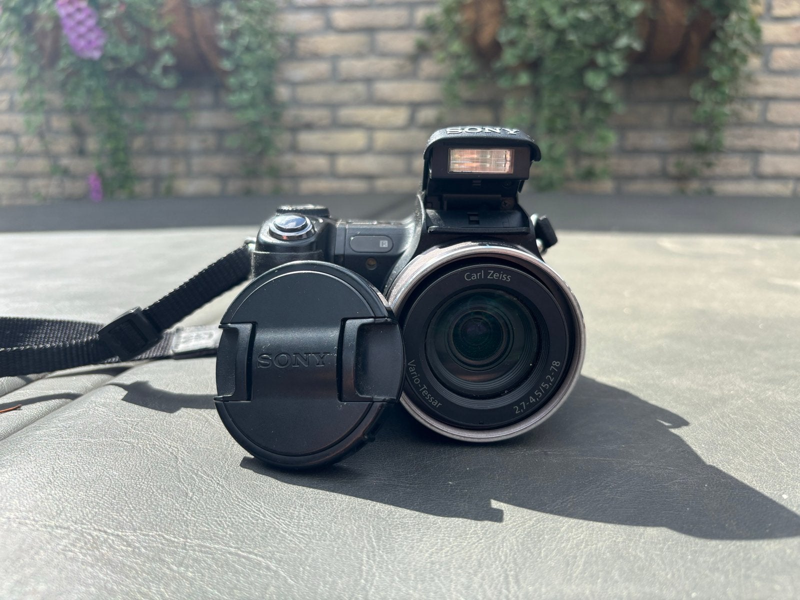 Sony Cyber-shot DSC-H9 Compact Camera, Compact, Ophalen of Verzenden, Zo goed als nieuw, Sony