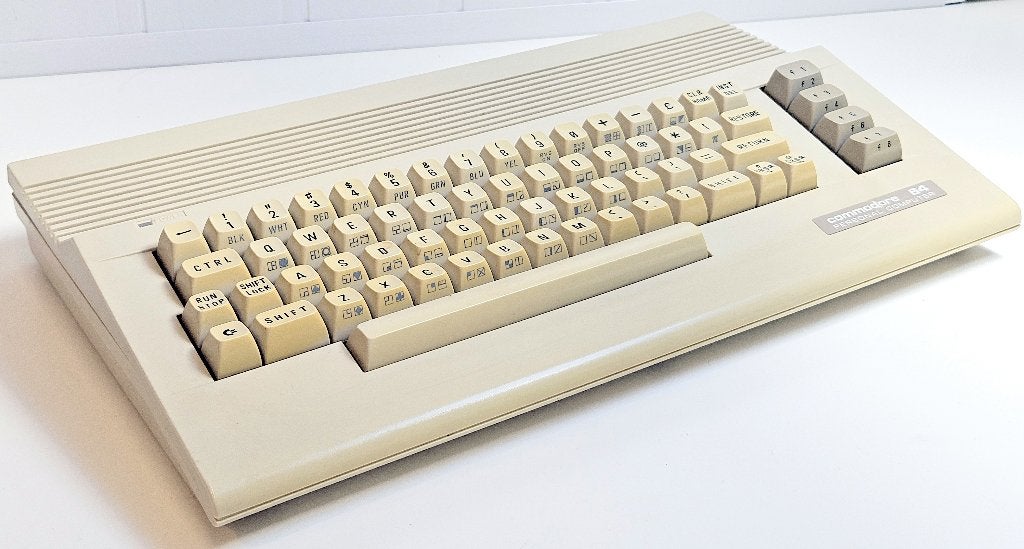 Commodore 64C behuizing + Werkend toetsenbord Verkleurd, Computers en Software, Vintage Computers, Ophalen of Verzenden, Commodore C 64