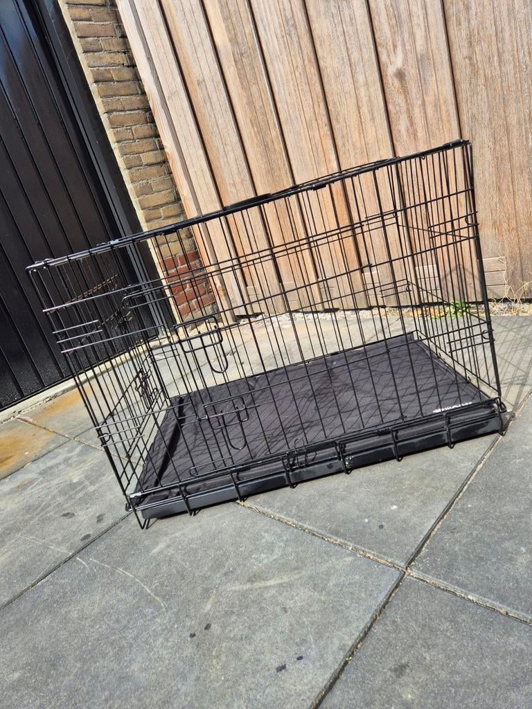 Complete Hondenbench (77cm) + Luxe Wooff kussen, Dieren en Toebehoren, Ophalen, Minder dan 65 cm, Hondenhok, Zo goed als nieuw