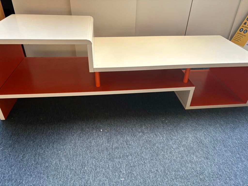 Oranje tv kast met wit blad, Overige materialen, Gebruikt, 150 tot 200 cm, Ophalen of Verzenden