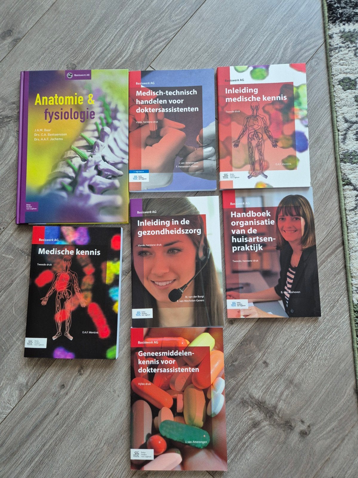 Medische boeken voor doktersassistenten (7 stuks), Ophalen, Beta, Nieuw, MBO
