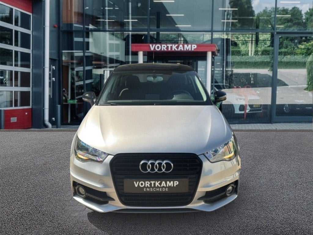 Audi A1 1.2 TFSI Attraction Pro Line Business STOELVERW/NAVI, Auto's, Audi, 86 pk, 4 cilinders, Met garantie (alle), Bedrijf