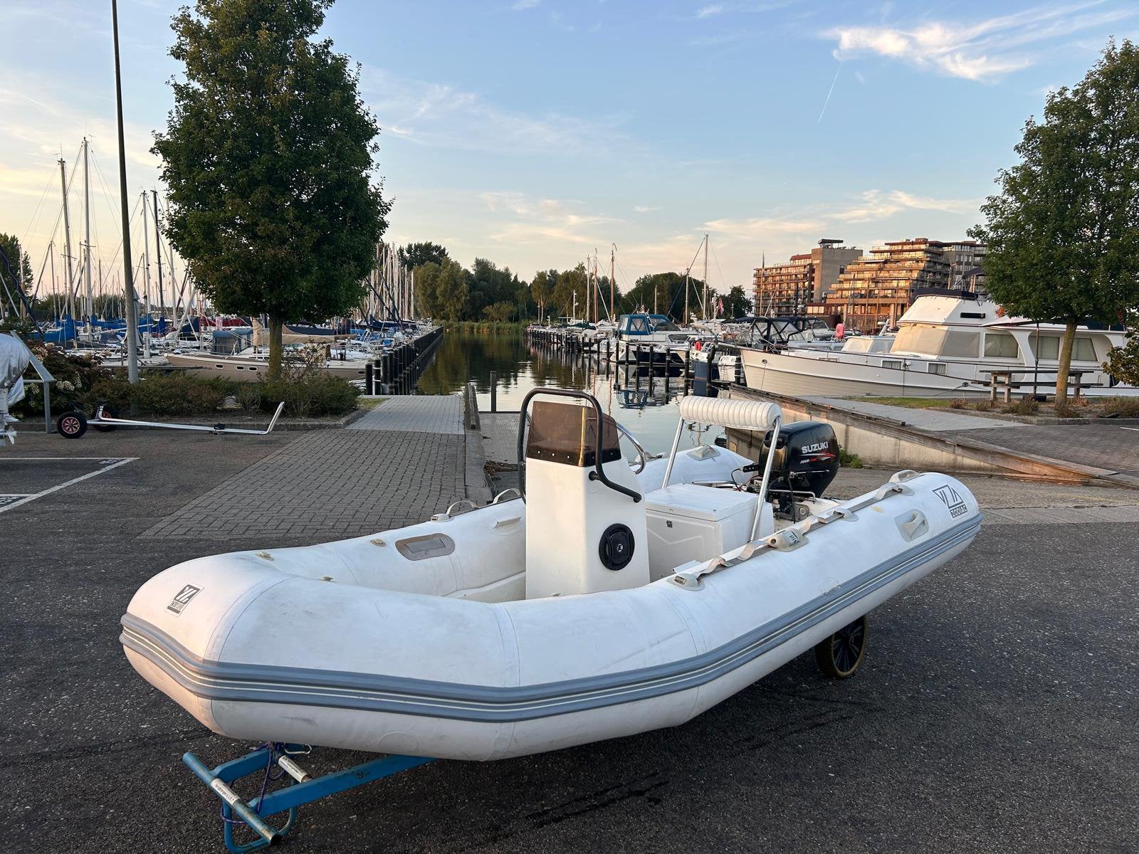 Zodiac Yachtline 380–15 PK 2 takt (9.9 PK 4 takt sticker), Watersport en Boten, Ophalen, PVC, 15 pk, Zodiac