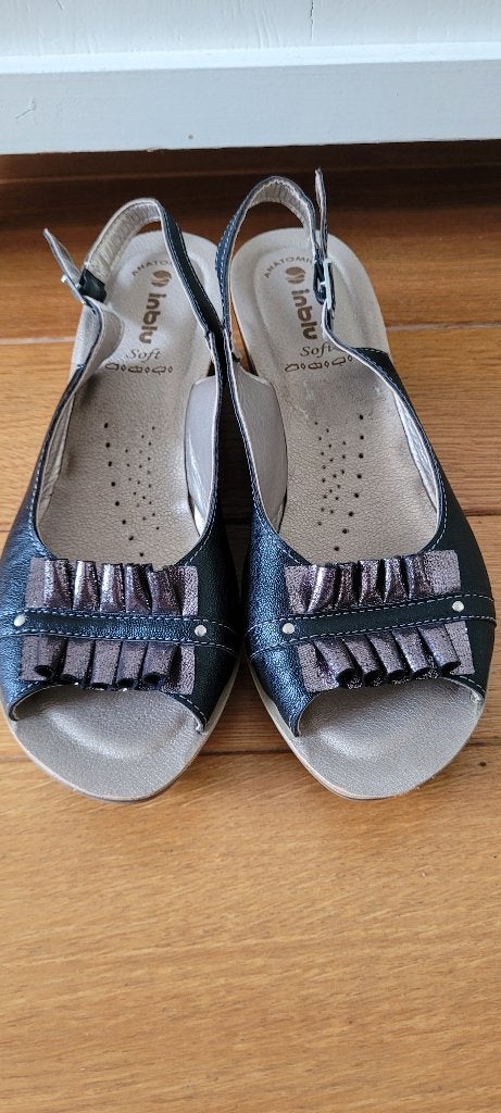 INBLU blauwe soft sleehak sandaal schoen maat 41 zgan, Blauw, Ophalen of Verzenden, Zo goed als nieuw, Schoenen met hoge hakken