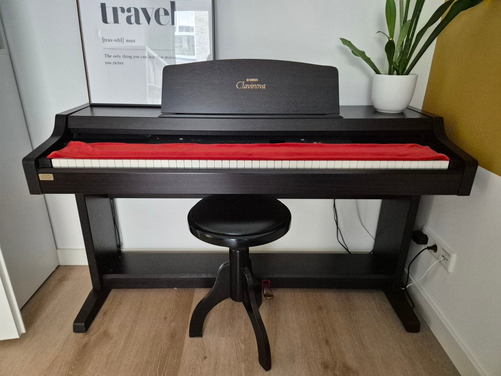 Yamaha Clavinova CLP-820 Digitale Piano met Gewogen Toetsen, Muziek en Instrumenten, Ophalen, Gebruikt, Bruin, Digitaal