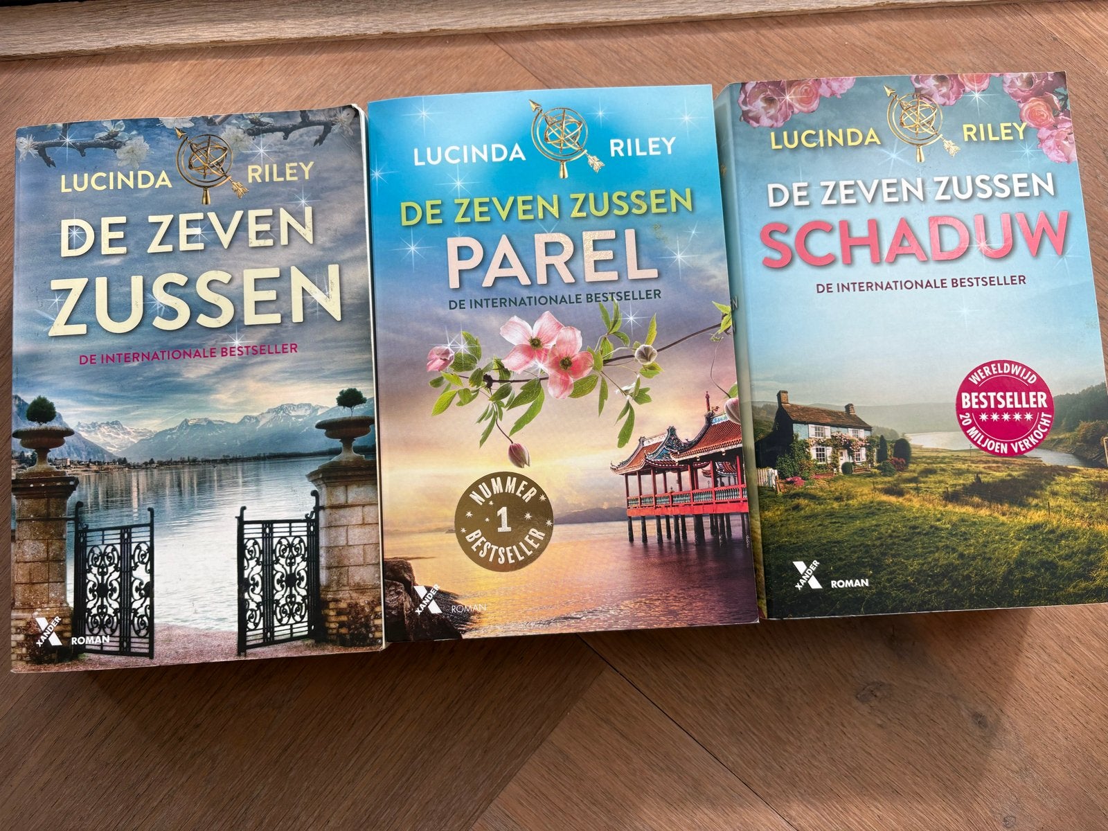De Zeven Zussen serie - Lucinda Riley (3 boeken), Boeken, Ophalen of Verzenden, Zo goed als nieuw