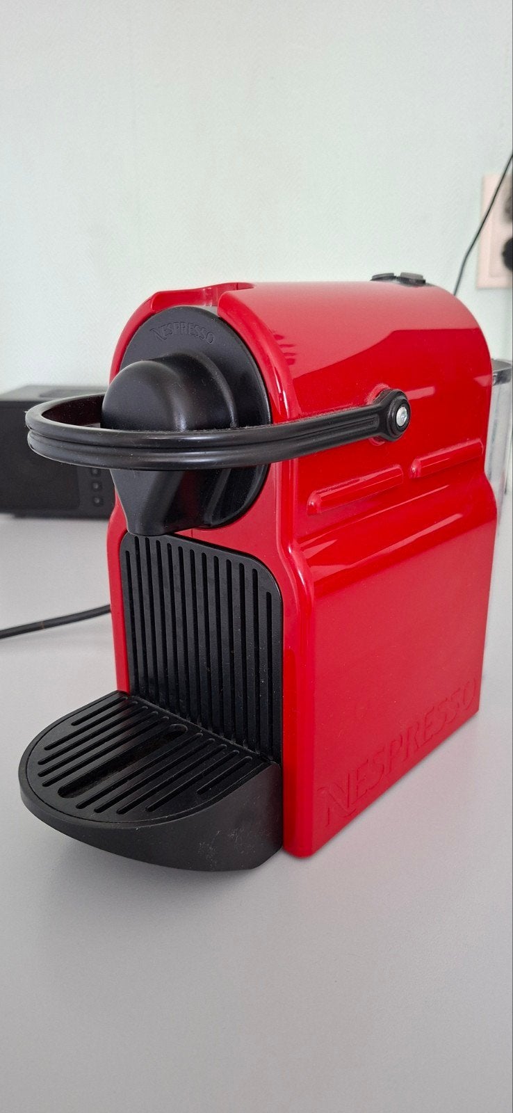 Nespresso Krups Essenza Mini Rood - Compacte Espressomachine, Ophalen, Espresso apparaat, Zo goed als nieuw, 1 kopje