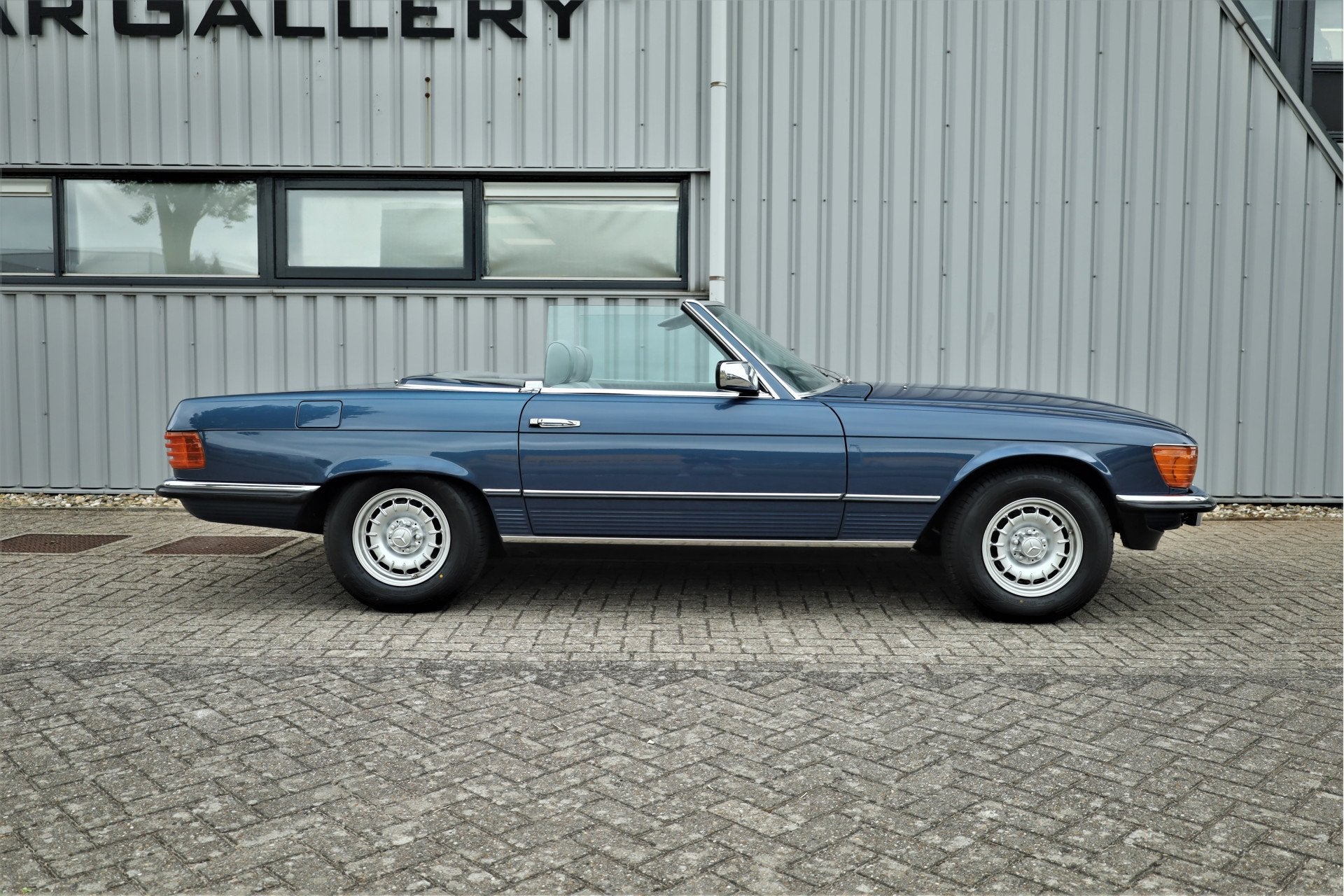 Mercedes-Benz SL-Klasse 280 SL roadster 76940km (bj 1985), Auto's, Oldtimers, Automaat, Achterwielaandrijving, Cabriolet, Blauw