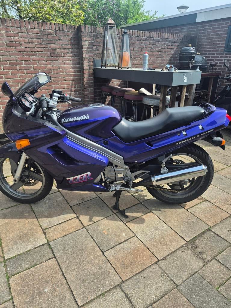Kawasaki ZZ-R250 1993, Motoren, 250 cc, 2 cilinders, Gebruikt, Minimaal motorrijbewijs A2