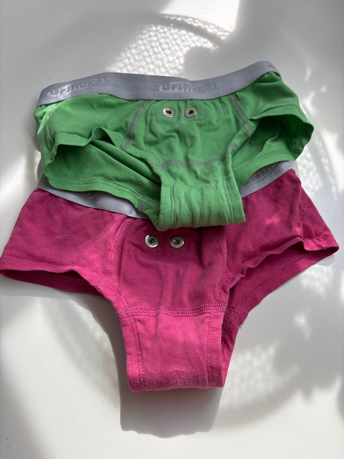2x Uriflex onderbroekjes, groen en roze, maat 128, Ophalen of Verzenden, Gebruikt, Jongen of Meisje