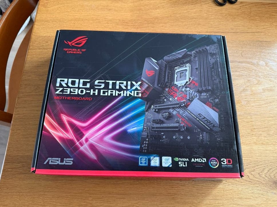 ASUS ROG Strix Z390-H Gaming Moederbord met Intel i7-9700K, Computers en Software, Moederborden, Ophalen, Zo goed als nieuw, Intel