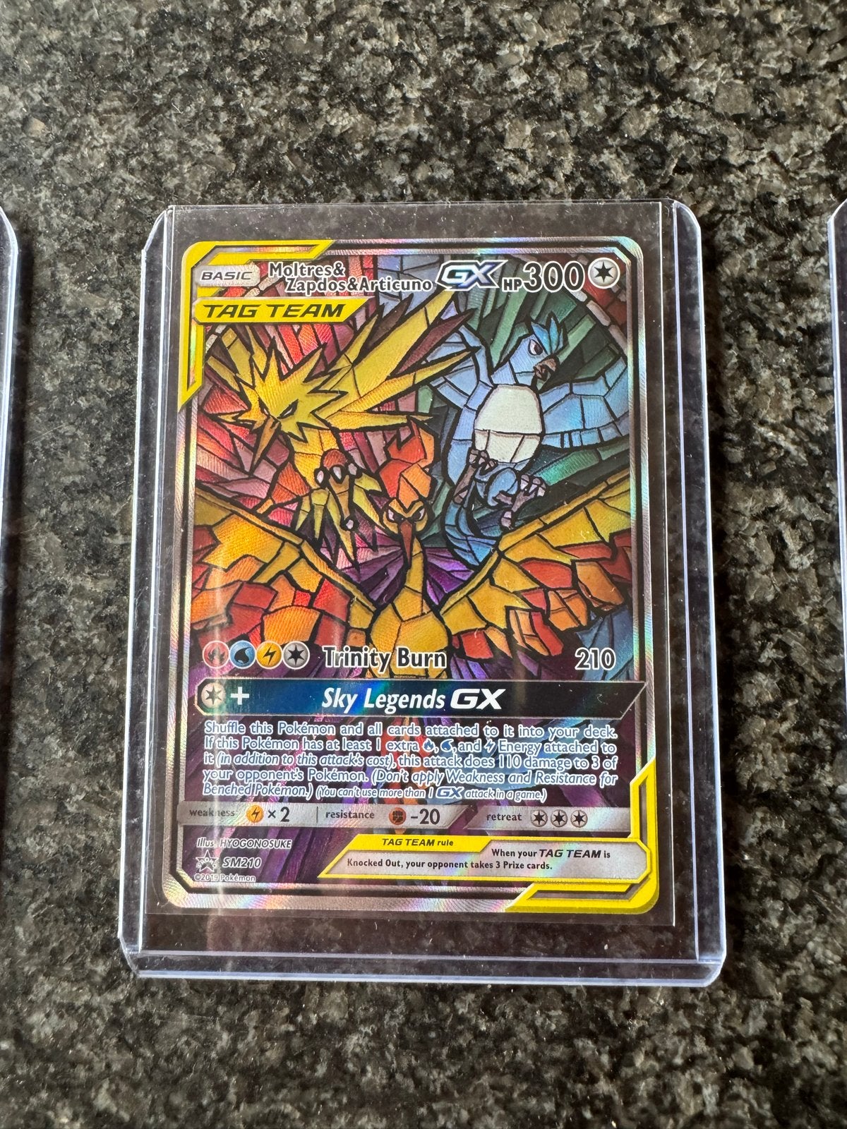 Pokémon Hidden Fates Collectie - Moltres, Zapdos, Articuno G, Ophalen of Verzenden, Zo goed als nieuw, Meerdere kaarten, Foil