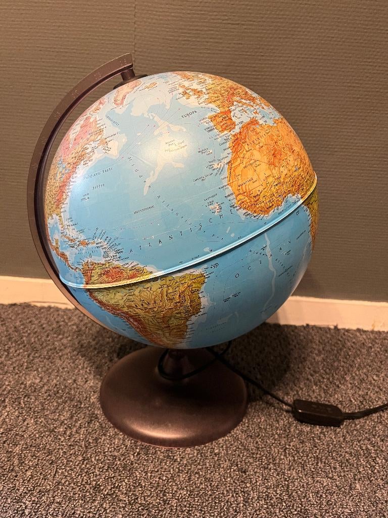Globe / wereldbol met verlichting op voet, Ophalen of Verzenden, Verlicht, Zo goed als nieuw