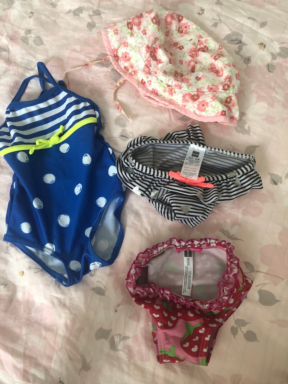 Verschillende zwempakken en zwembroekjes voor baby's, Ophalen, Gebruikt, Meisje, Badpak