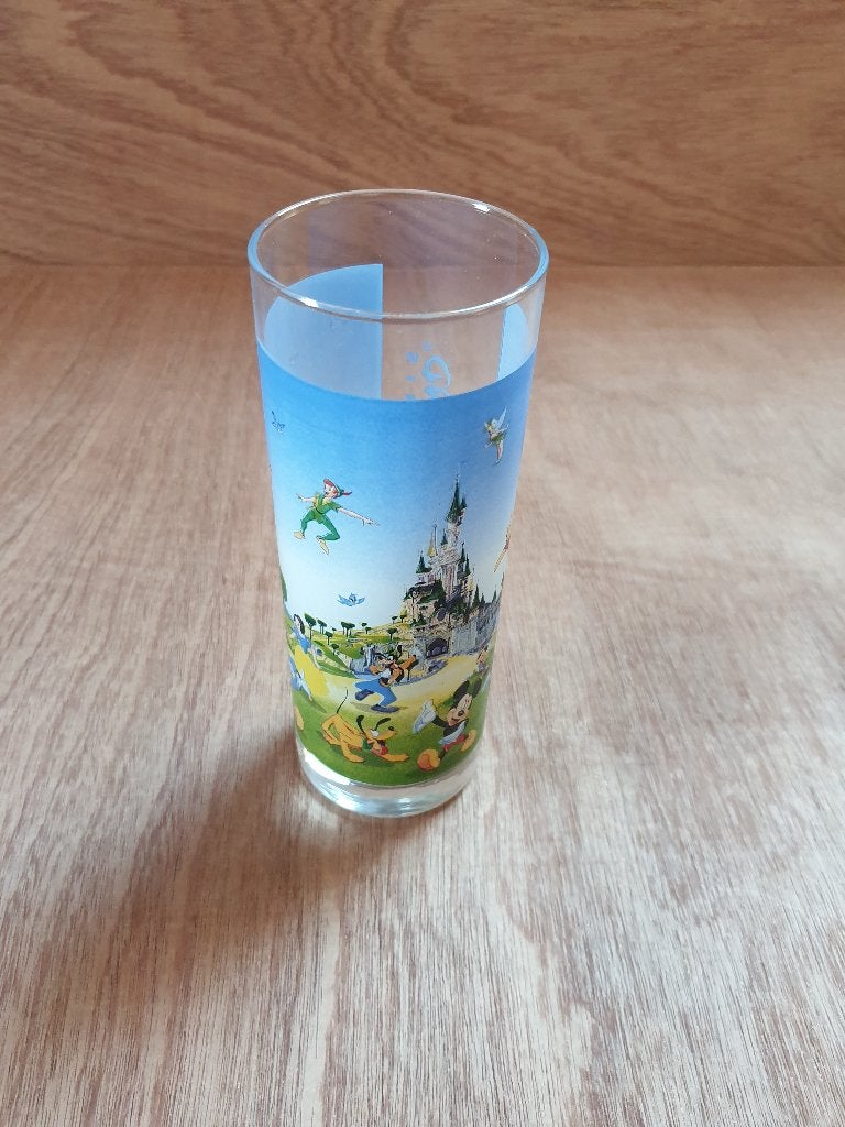 Disney Disneyland Parijs Glas met Mickey, Peter Pan en meer, Verzamelen, Disney, Ophalen of Verzenden, Mickey Mouse, Zo goed als nieuw